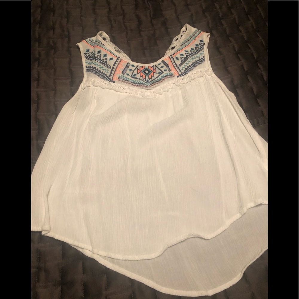 Summer top with crochet like back